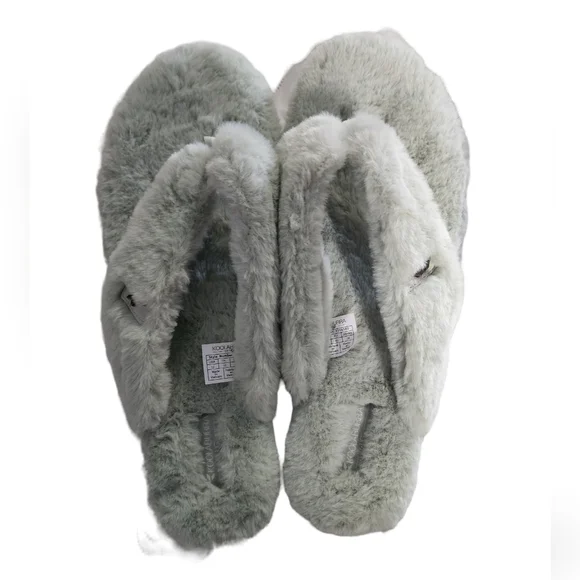 Ugg Sandals - Picture 1 of 2